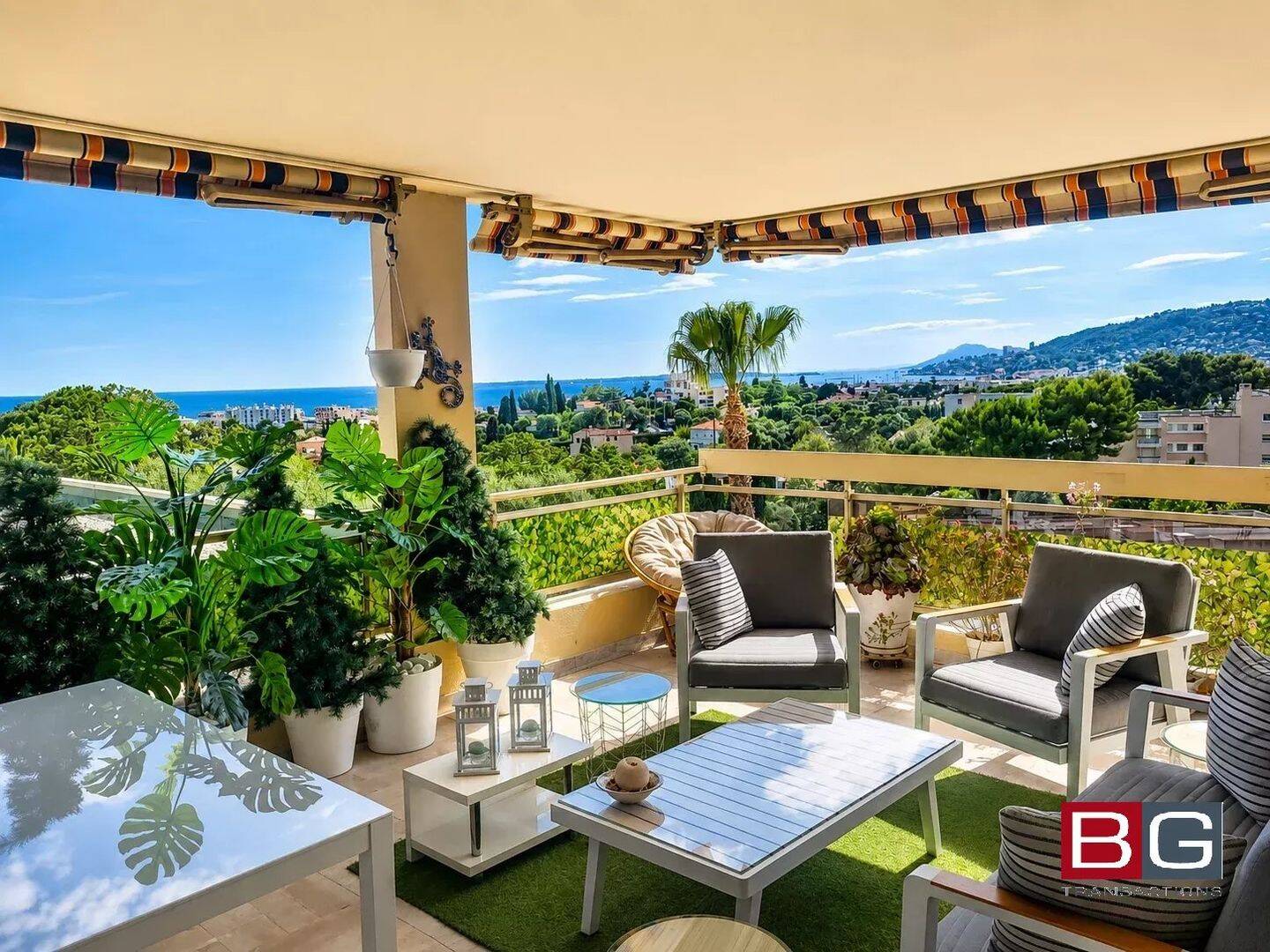 Appartement 3 pièces 123 m² · à Antibes · 122,9 m² · 892 500 €