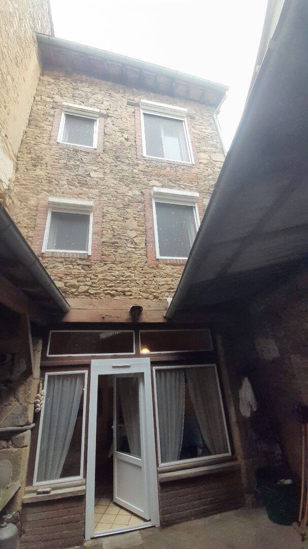 Maison 7 pièces 180 m² · à Saint-Léonard-de-Noblat · 180 m² · 80 000 €