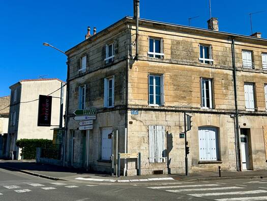 Immeuble à vendre 159 850 € 147 m² Centre Ville Niort 79000