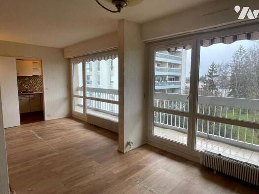 Appartement à vendre 179 000 € 4 pièces 2 chambres 82,4 m² Étage 3/5 Élancourt 78990