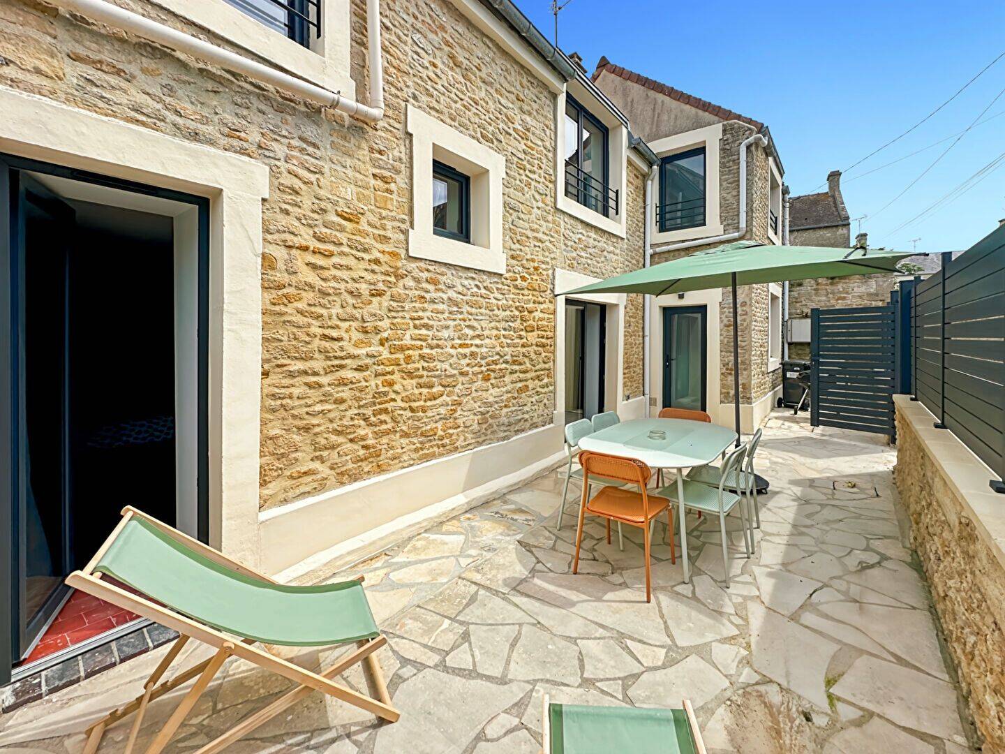 Maison 4 pièces 93 m² · à Bernières-sur-Mer · 93 m² · 1 200 €