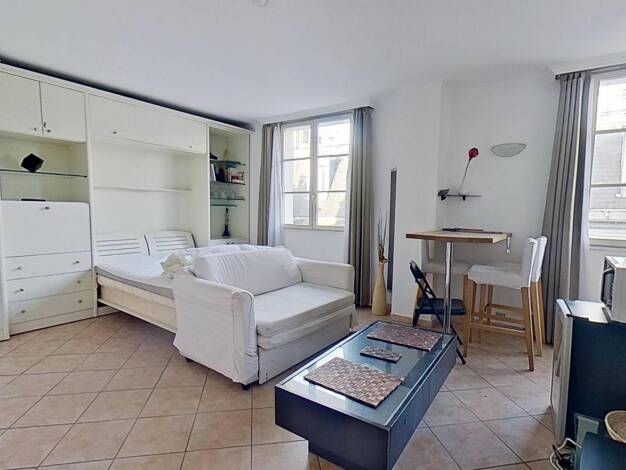 Appartement à louer 1 350 € 1 pièce 32 m² Étage 5/6 Les Halles Paris 1er 75001