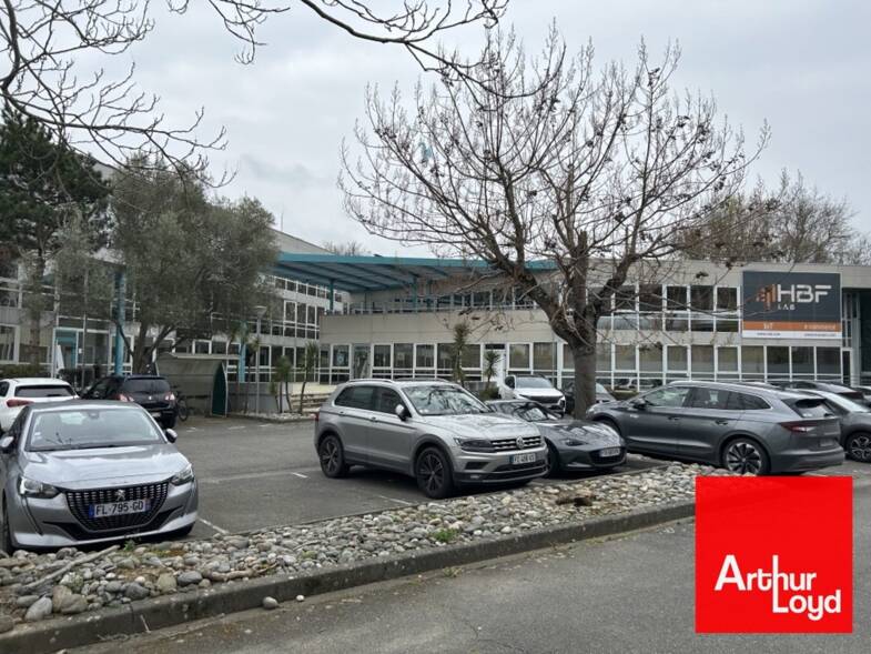 Espace bureau à louer 4 299 € 385 m² de bureaux divisible de 95 m² à 385 m² Labege 31670