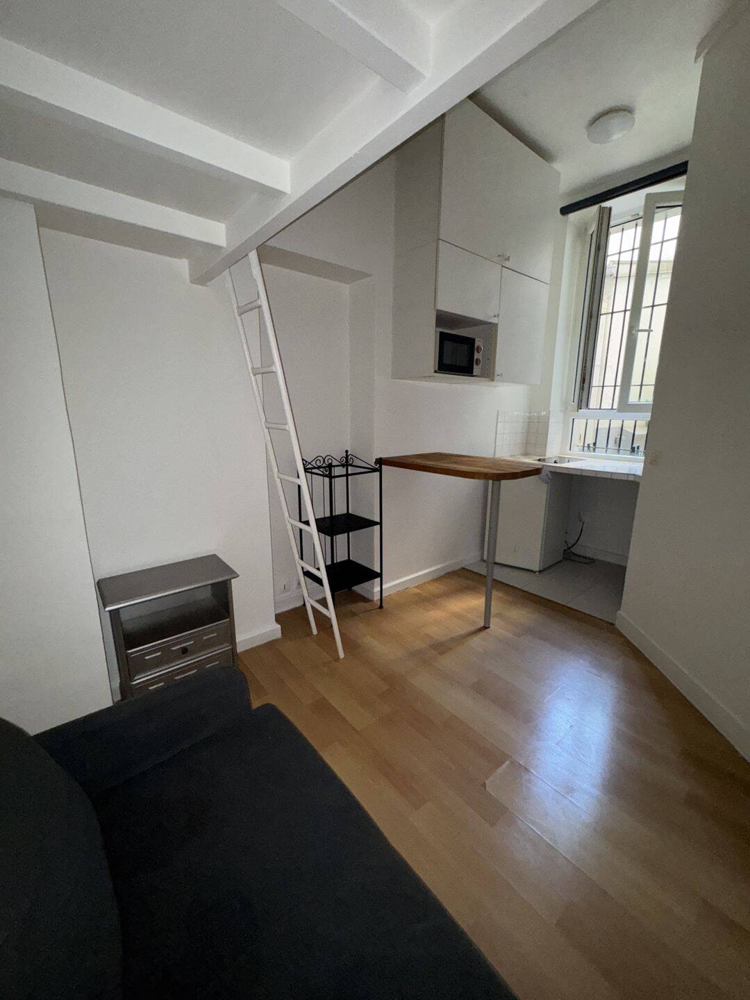 Appartement 1 pièce 12 m² · à Paris 18ème Arrondissement · 12,2 m² · 550 €