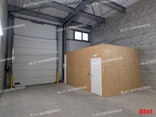Entrepôt à louer 1 500 € 145 m² d'espace de stockage Immaculée Campagne Saint-Nazaire 44600