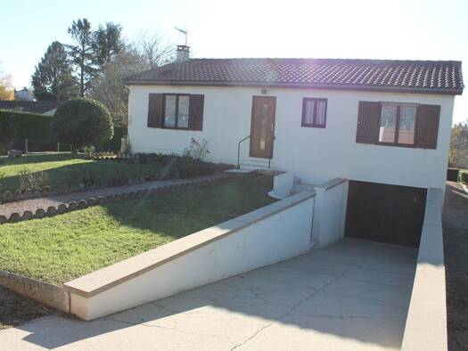 Maison de plain-pied à vendre 115 000 € 5 pièces 3 chambres 84 m² 1 107 m² de terrain Mialet 24450