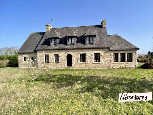 Maison à vendre 279 000 € 4 pièces 2 chambres 108 m² 2 990 m² de terrain Minihy-Tréguier 22220