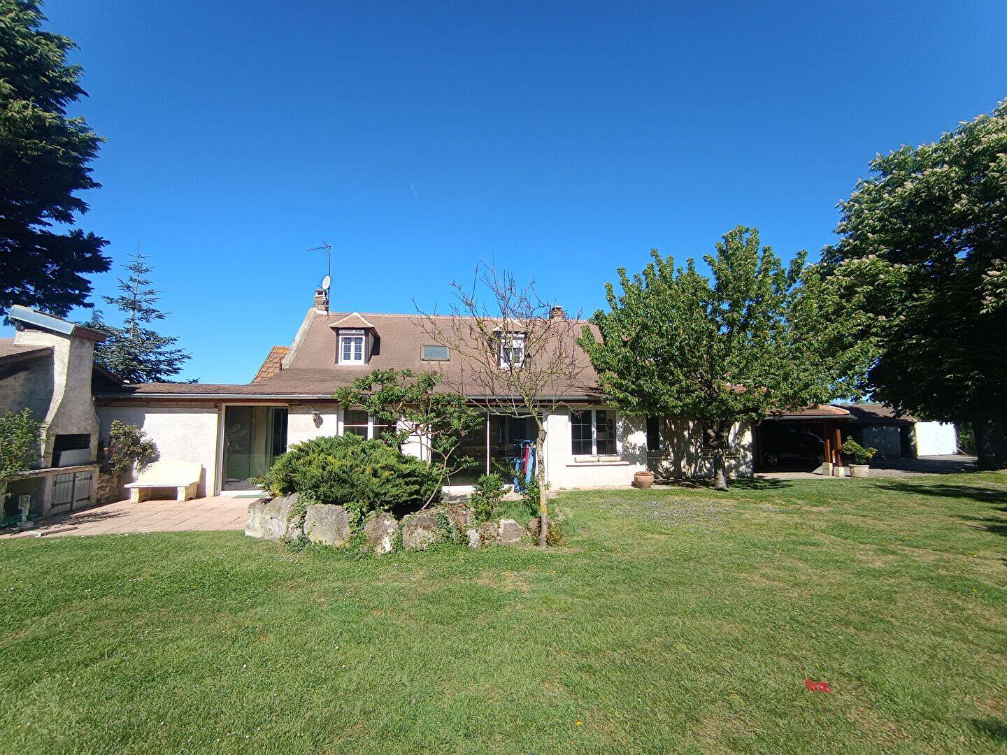 Maison 8 pièces 221 m² · à Longueil-Sainte-Marie · 221 m² · 399 000 €