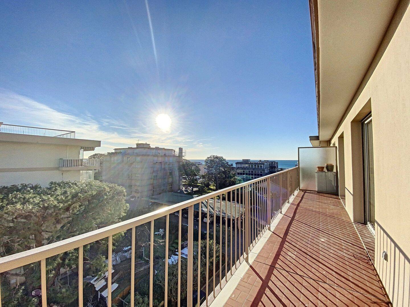 Appartement 2 pièces 55 m² · à Saint-Laurent-du-Var · 55,4 m² · 940 €/mois