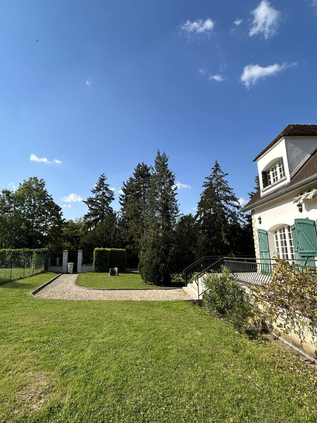 Maison 7 pièces 195 m² · à L'Étang-la-Ville · 195 m² · 3 490 €/mois