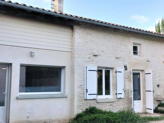 Maison à vendre 137 000 € 5 pièces 3 chambres 93 m² 475 m² de terrain Sompt 79110