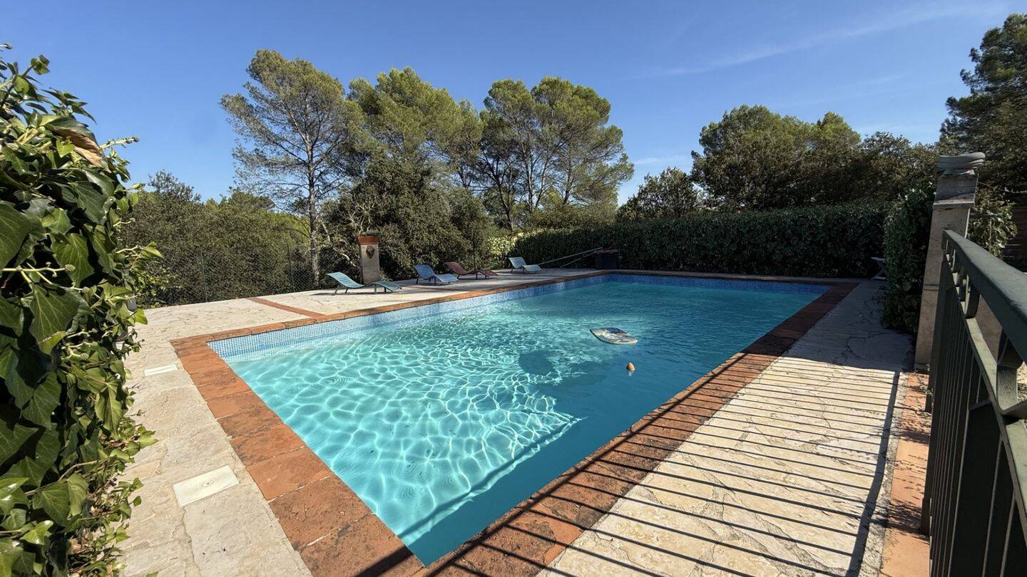 Maison 9 pièces 232 m² · à Cotignac · 232 m² · 1 040 000 €