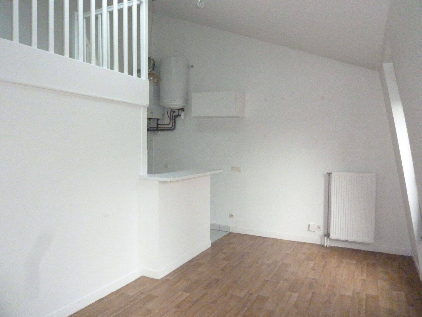 Appartement 1 pièce 25 m² · à Paris 18ème Arrondissement · 24,9 m² · 902 €