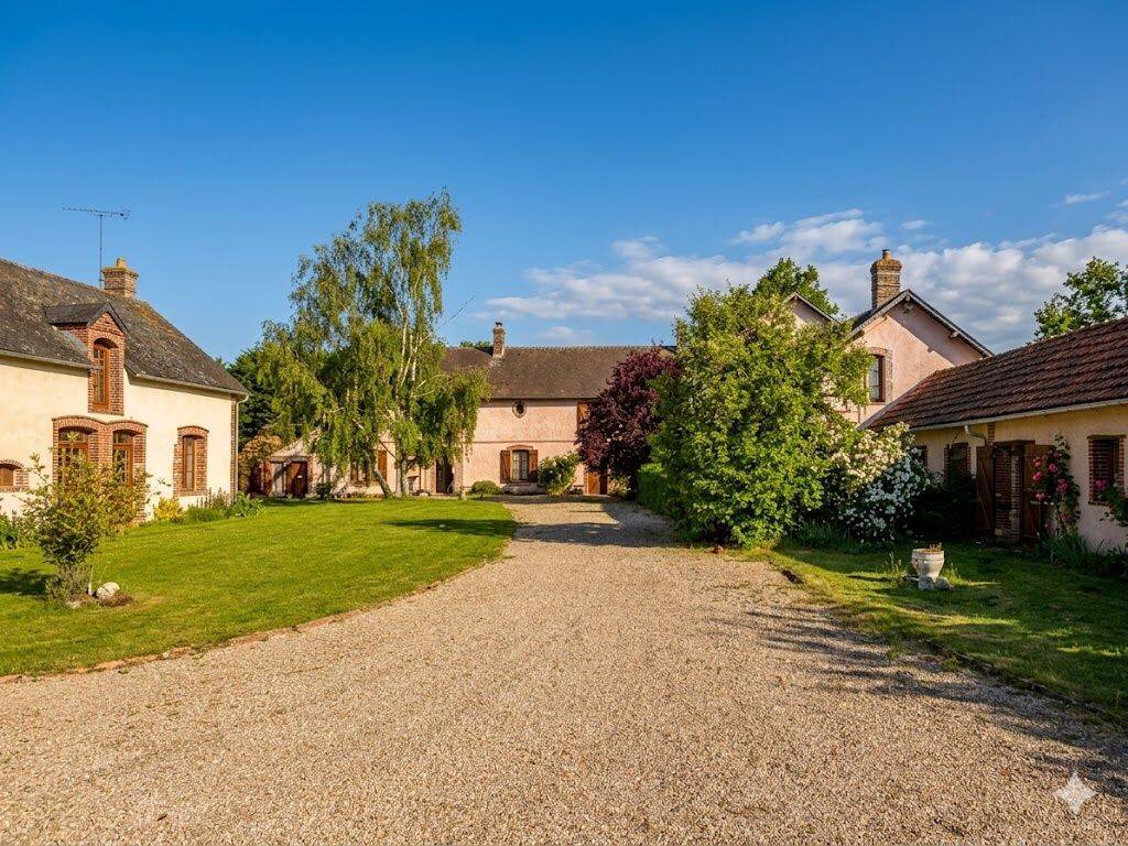 Maison 7 pièces 414 m² · à Houdan · 414 m² · 850 000 €