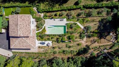 Villa à louer 6 000 € 9 pièces 7 chambres 310 m² 1 500 m² de terrain Le Rouret 06650