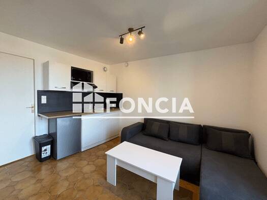 Appartement à louer 550 € 1 pièce 16,7 m² RDC Saint Pierre Étampes 91150