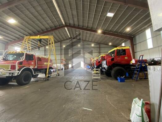 Local d'activités à louer 5 900 € 1 200 m² d'espace de stockage Bassens 33530