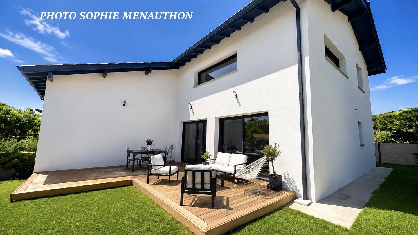 Maison 4 pièces 134 m² · à Urcuit · 134 m² · 598 500 €