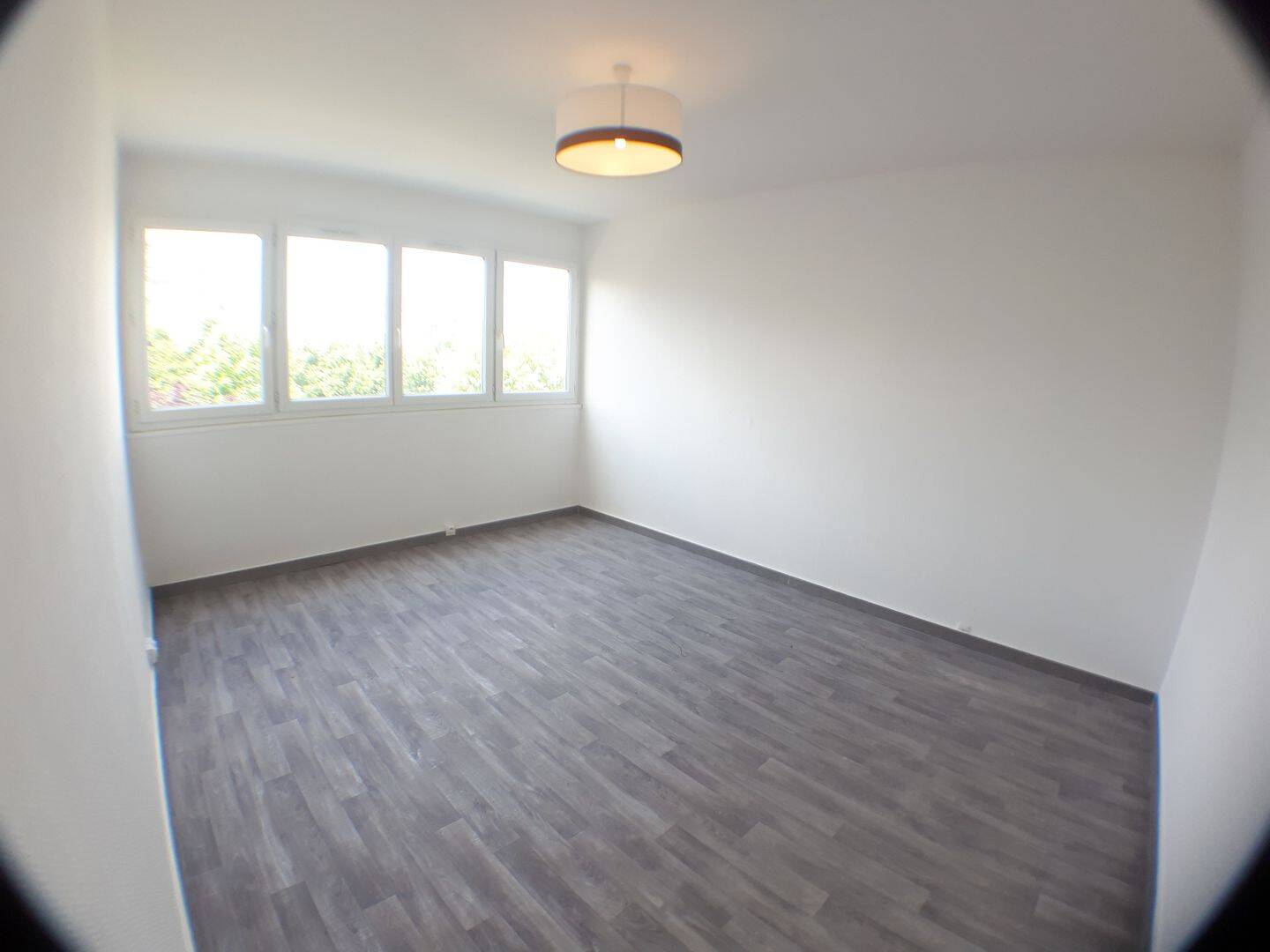 Appartement 2 pièces 42 m² · à Ris-Orangis · 41,7 m² · 818 €