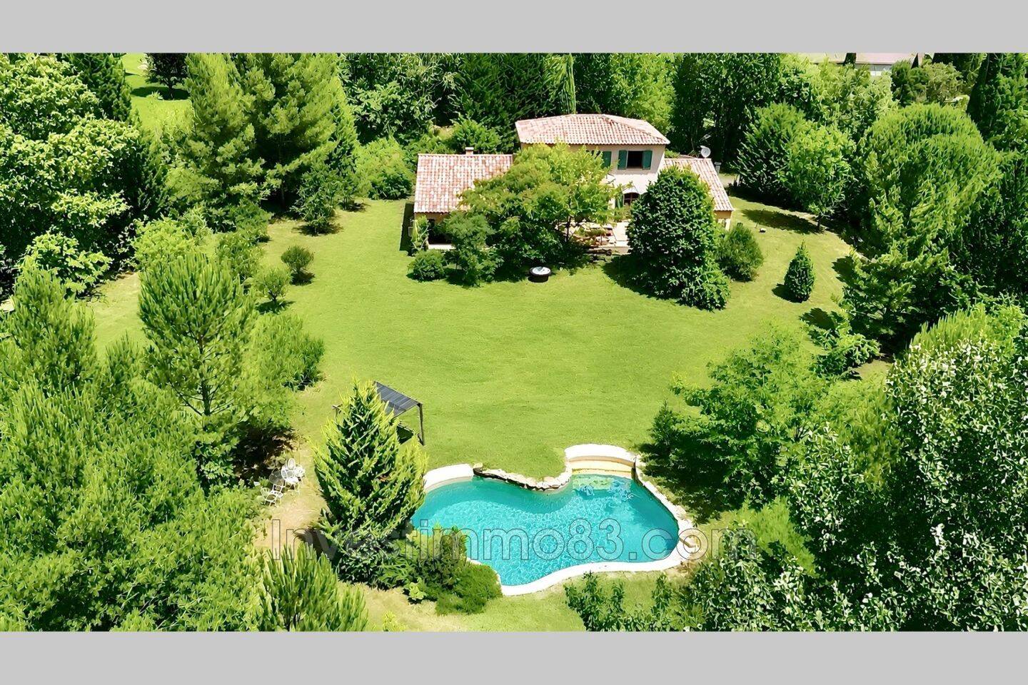 Maison 7 pièces 200 m² · à Meyreuil · 200 m² · 945 000 €
