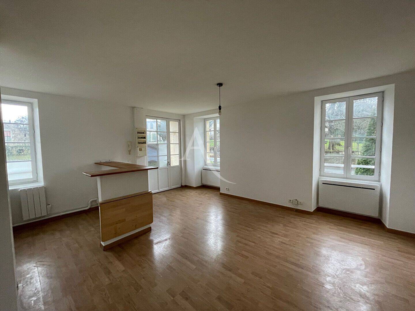 Appartement 2 pièces 45 m² · à Fontenay-le-Comte · 45 m² · 490 €/mois