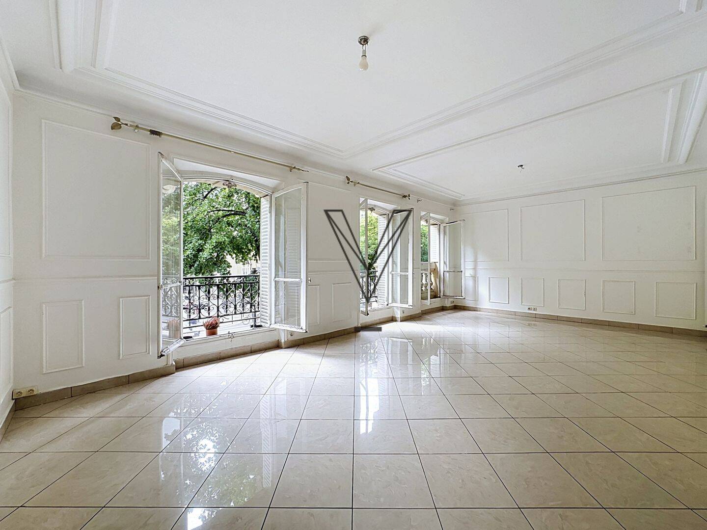 Appartement 5 pièces 111 m² · à Paris 11ème Arrondissement · 111,1 m² · 1 092 000 €