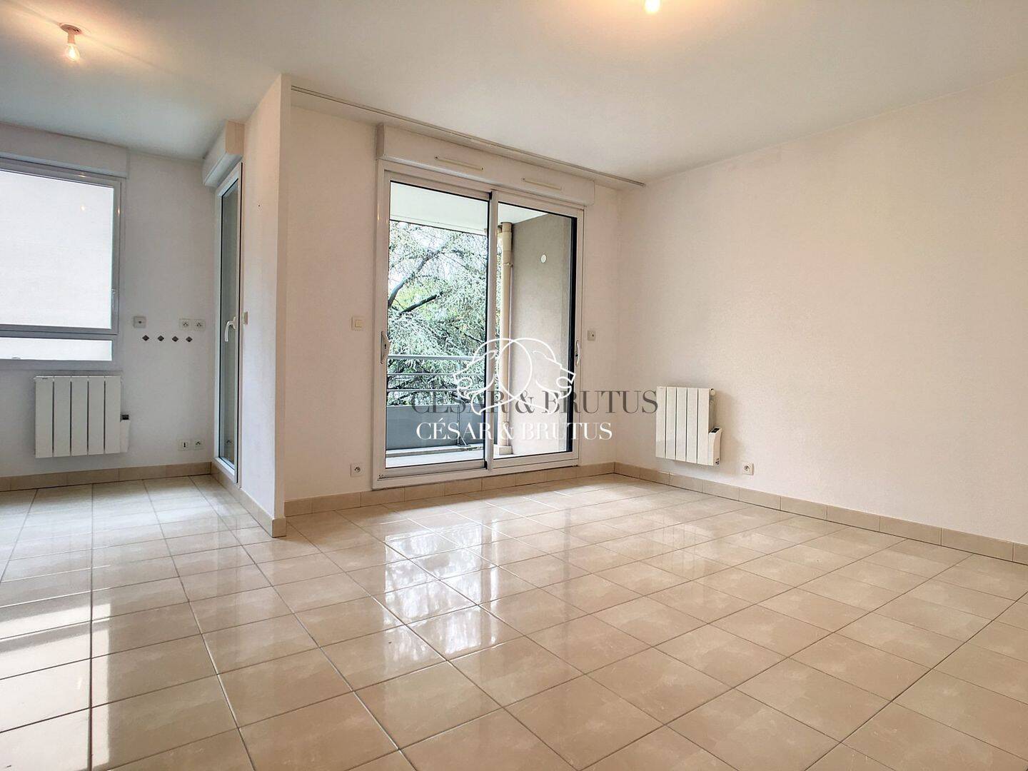 Appartement 2 pièces 44 m² · à Lyon 8ème Arrondissement · 44,3 m² · 170 000 €
