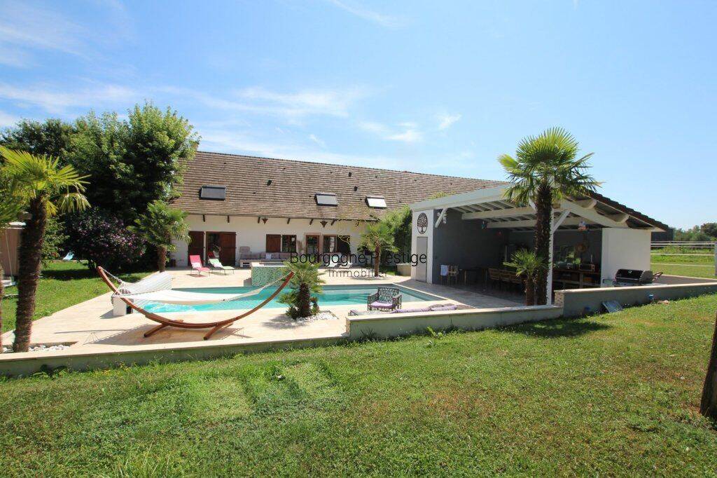 Maison 7 pièces 210 m² · à Louhans · 210 m² · 585 000 €