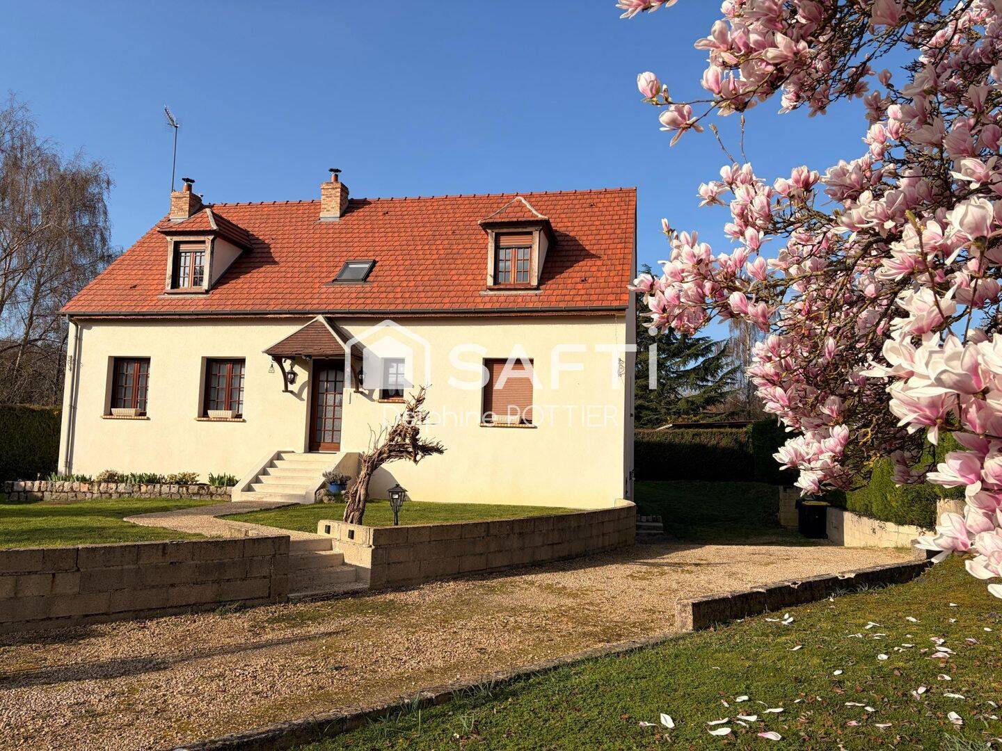 Maison 6 pièces 151 m² · à Crépy-en-Valois · 151 m² · 325 000 €