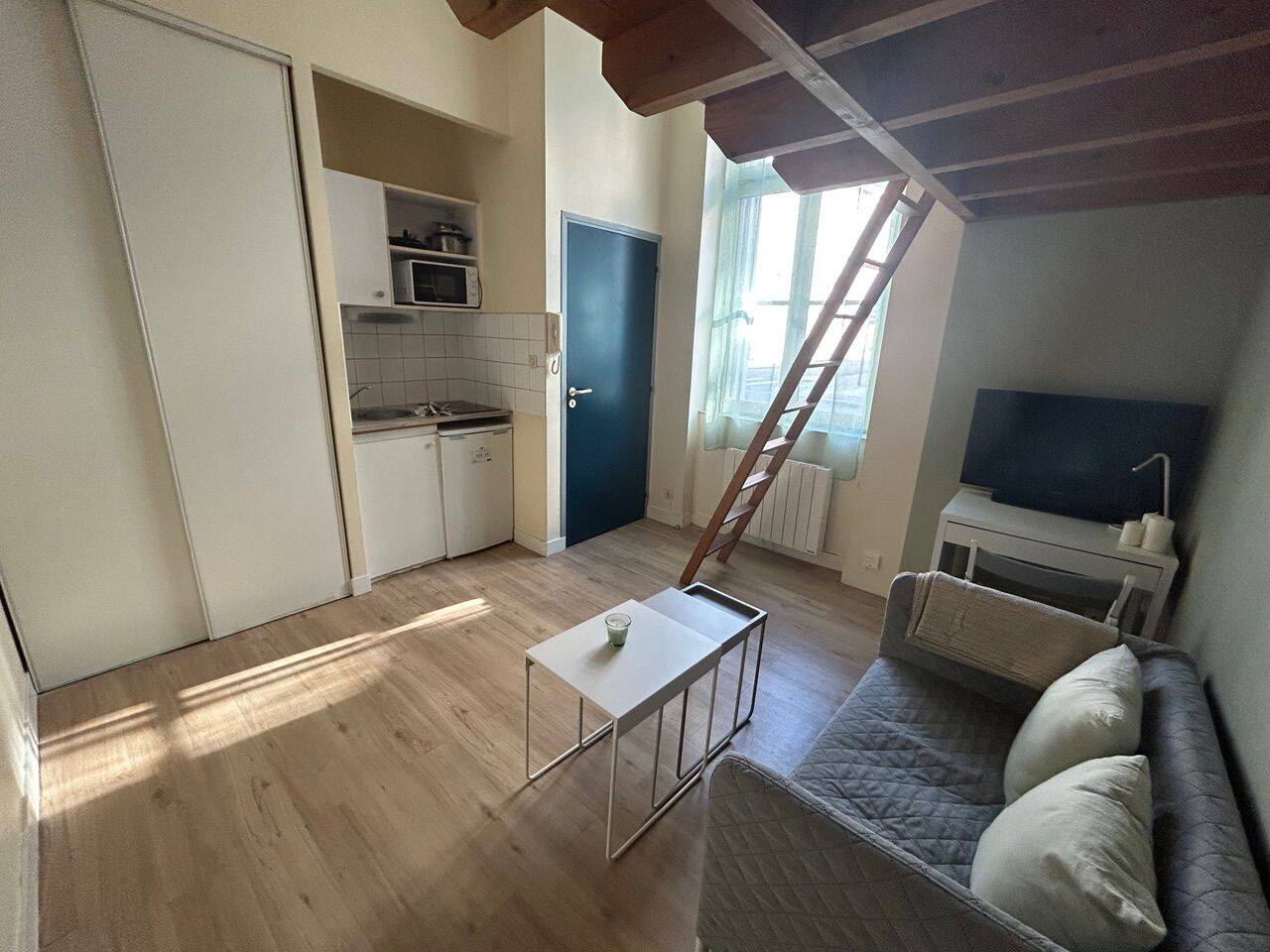 Appartement 1 pièce 14 m² · à Poitiers · 14 m² · 390 €