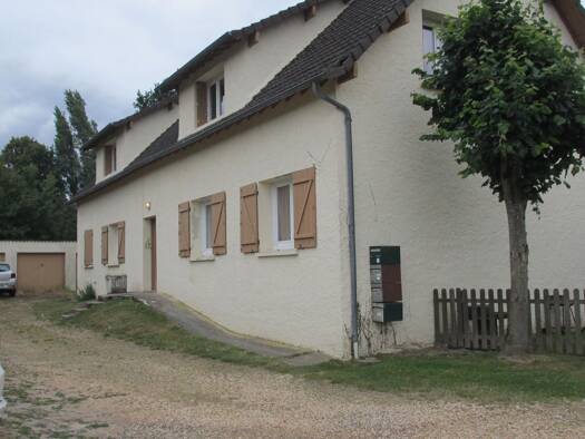 Appartement à louer 812 € 3 pièces 2 chambres 57 m² Étage 1/1 Bazainville 78550