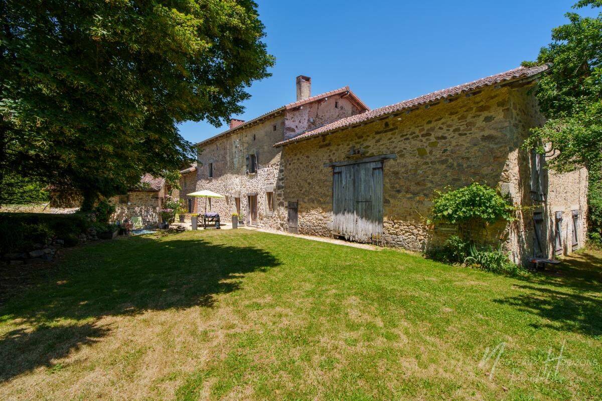 Maison 6 pièces 208 m² · à Saint-Laurent-sur-Gorre · 208 m² · 229 900 €