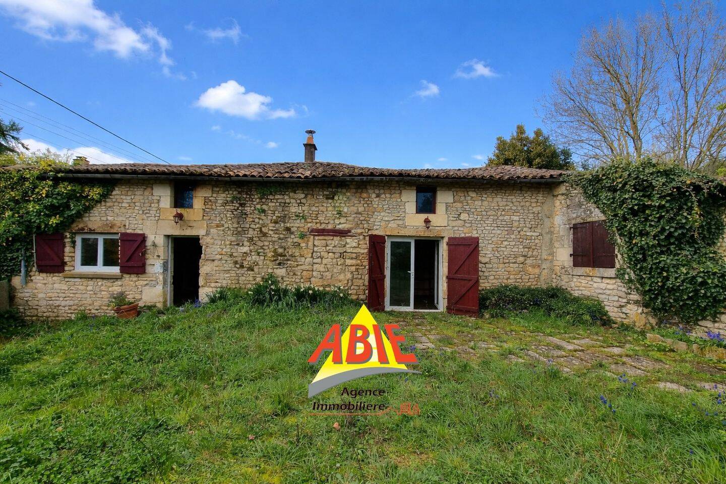 Maison 5 pièces 110 m² · à Surin · 110 m² · 69 550 €