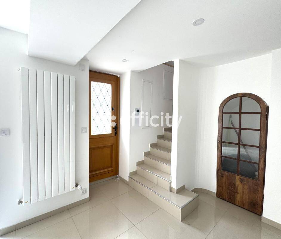 Maison 6 pièces 115 m² · à Iverny · 115 m² · 327 000 €