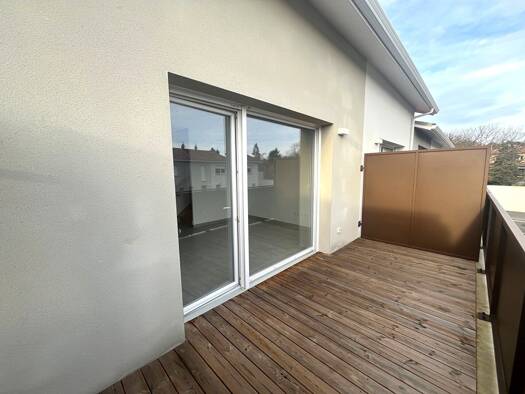 Appartement à vendre 225 000 € 3 pièces 2 chambres 56 m² Étage 2/2 Bruguières 31150