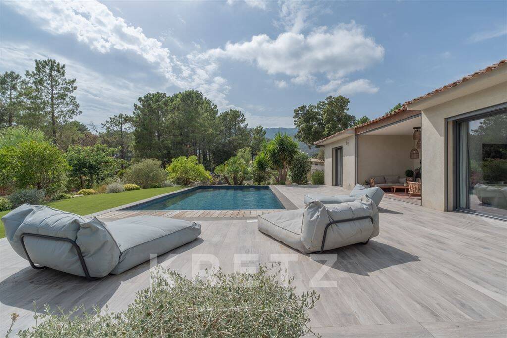 Maison 3 pièces 148 m² · à San-Gavino-Di-Carbini · 148 m² · 1 100 000 €