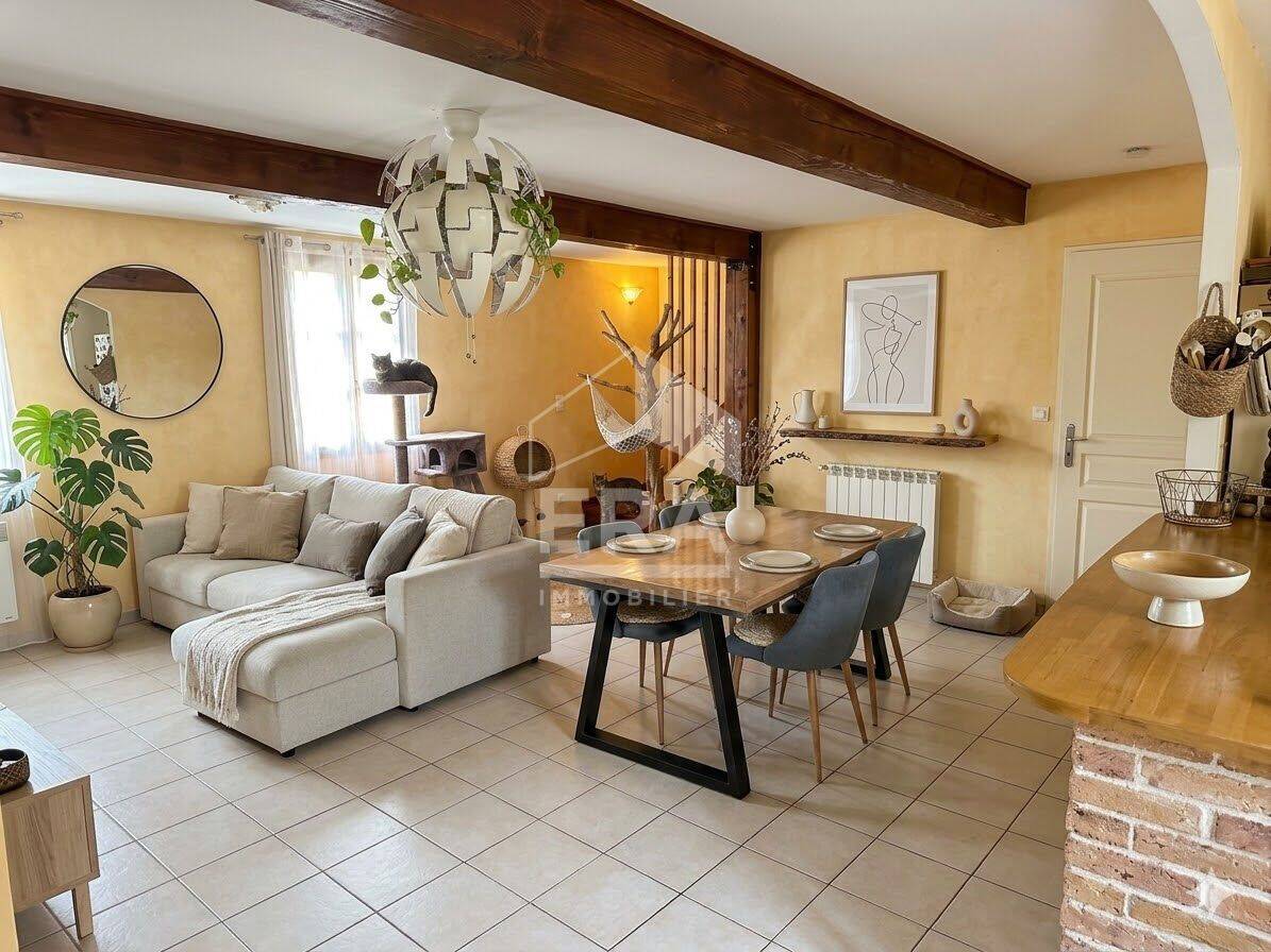 Maison 4 pièces 105 m² · à Montréal · 105 m² · 816 €