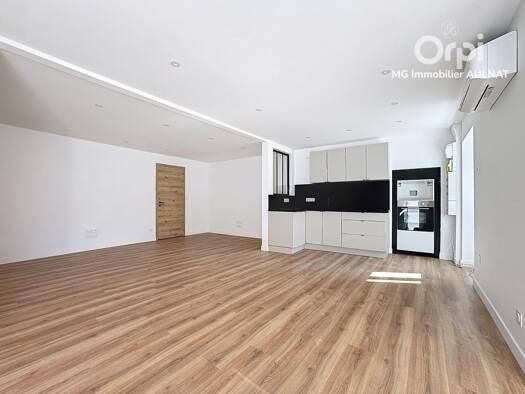 Maison à vendre 183 000 € 3 pièces 2 chambres 82 m² 33 m² de terrain Aulnat 63510