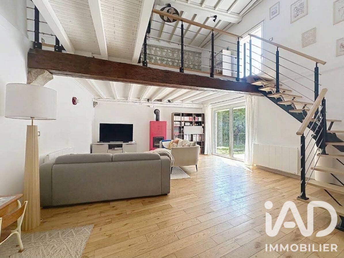 Maison 5 pièces 190 m² · à Neuville-sur-Saône · 190 m² · 695 000 €