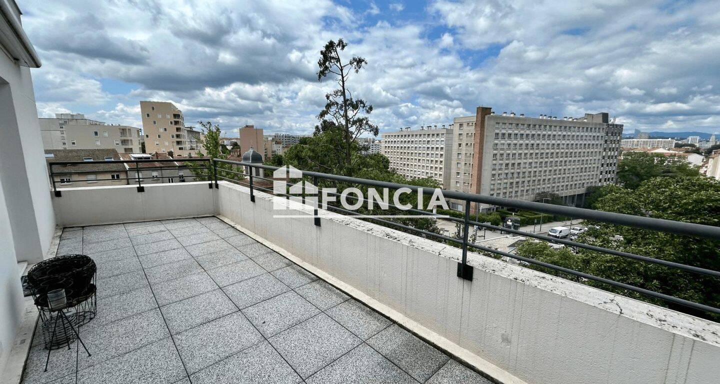 Appartement 3 pièces 81 m² · à Villeurbanne · 81,2 m² · 971 €