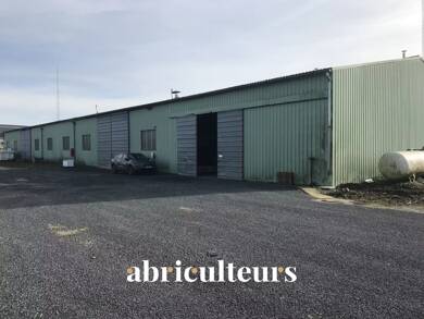 Local commercial à louer 985 € 240 m² de surface de vente Bailleau-le-Pin 28120
