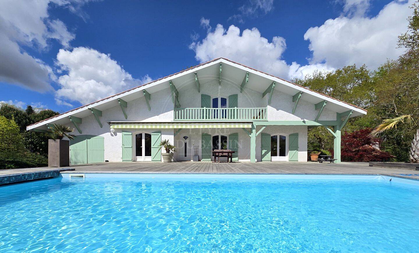 Maison 6 pièces 210 m² · à Mios · 210 m² · 690 000 €