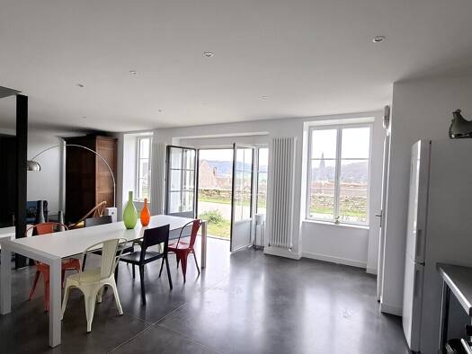 Maison à vendre 239 000 € 4 pièces 2 chambres 115 m² 335 m² de terrain Saint-Gengoux-le-National 71460