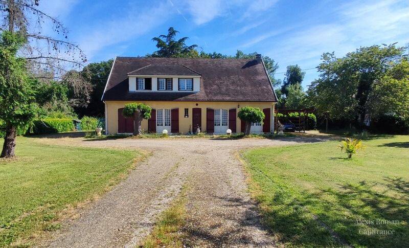 Maison 8 pièces 187 m² · à Ménesplet · 187 m² · 229 500 €