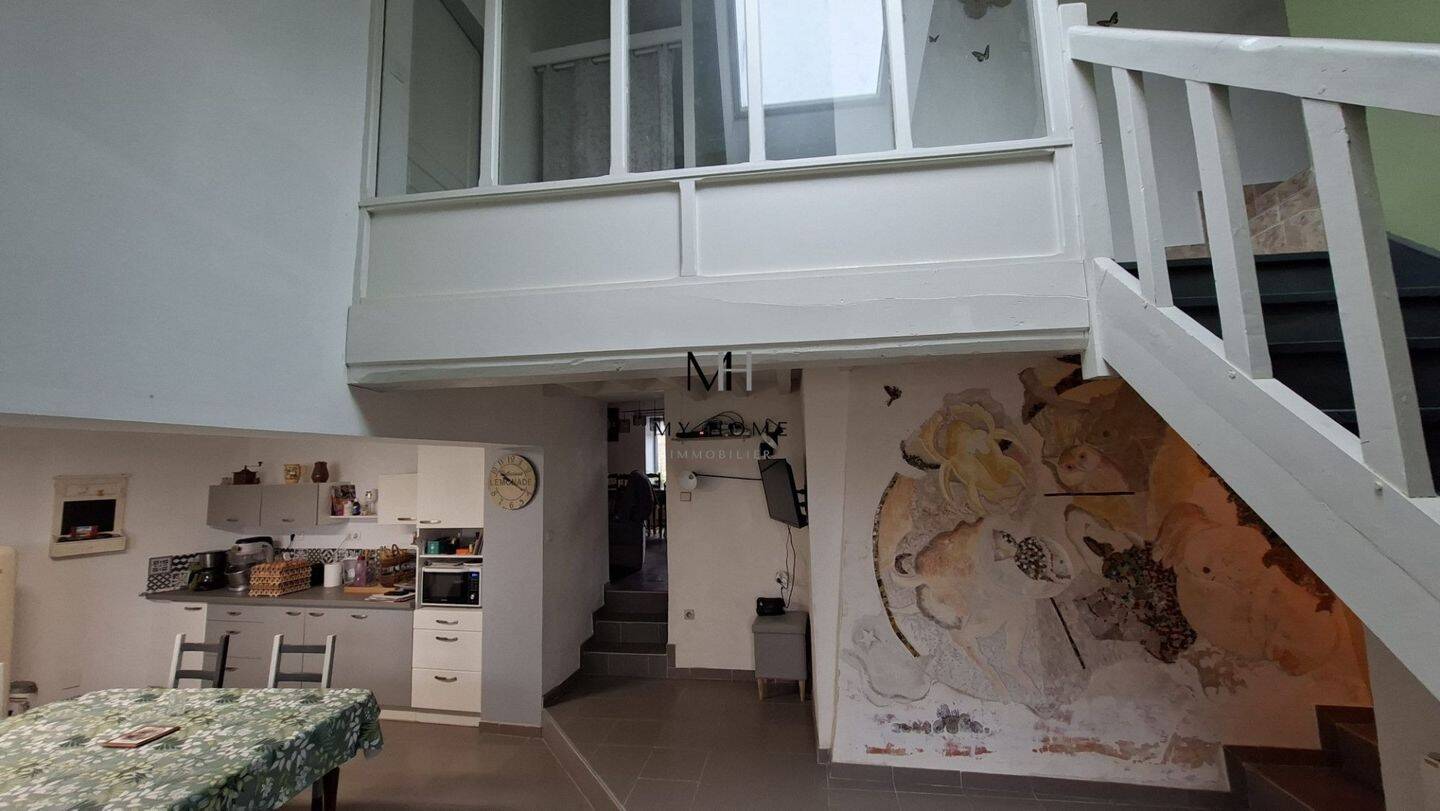 Maison 5 pièces 170 m² · à Saint-Pierre-des-Nids · 169,7 m² · 160 000 €