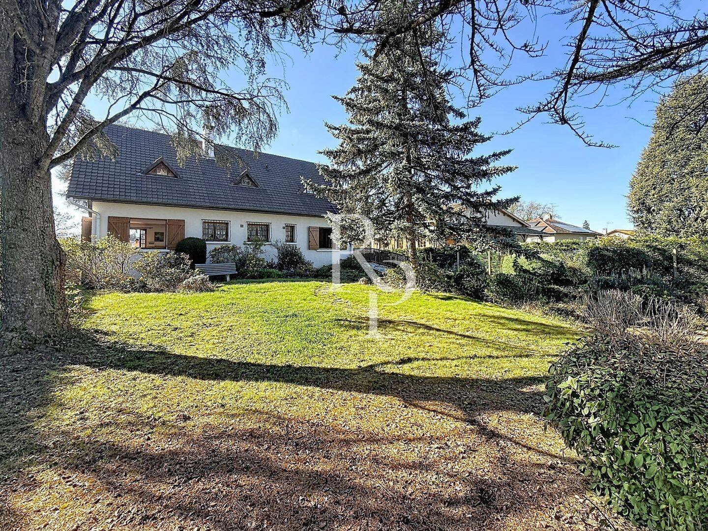 Maison 6 pièces 193 m² · à Francheville · 193 m² · 680 000 €