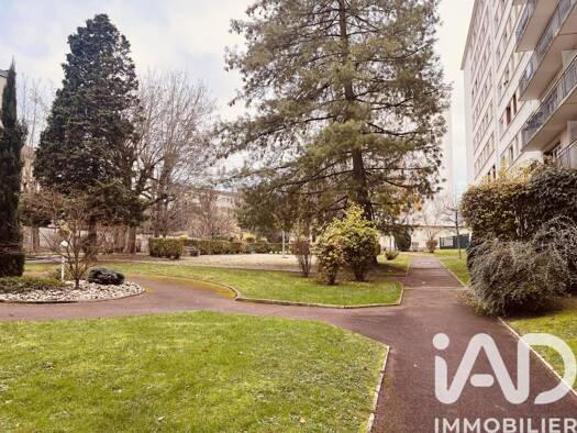 Appartement à vendre 170 000 € 4 pièces 2 chambres 95 m² Étage 4/6 Jules Guesde Troyes 10000