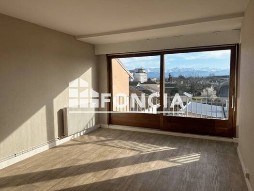 Appartement à louer 700 € 4 pièces 3 chambres 100,1 m² Étage 3/5 Gespe-Courteboule Tarbes 65000