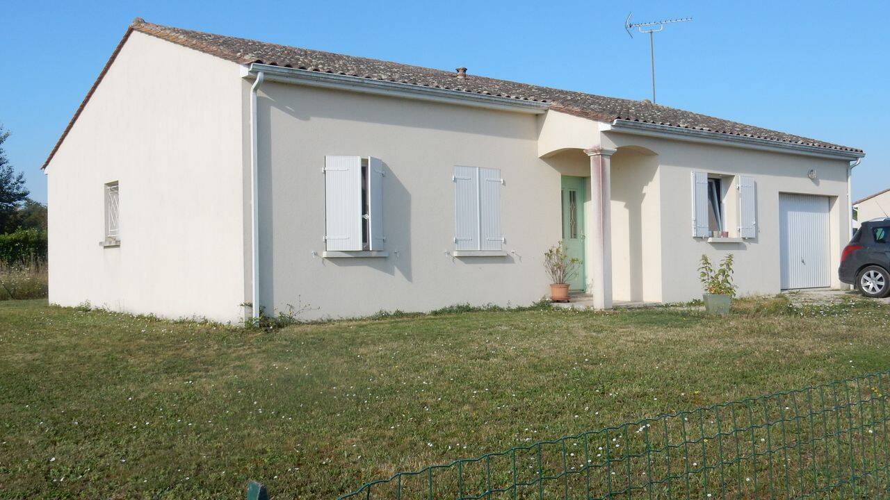 Maison 5 pièces 106 m² · à Moulidars · 106 m² · 750 €/mois