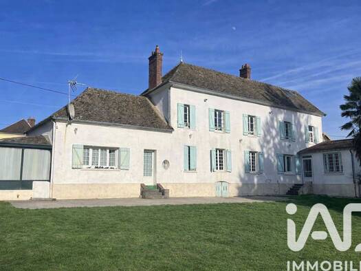 Demeure à vendre 344 000 € 10 pièces 8 chambres 244 m² 1 000 m² de terrain Centre Gisors 27140